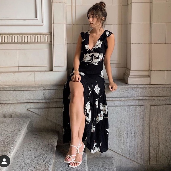 Free People Dresses & Skirts - Free People She’s A Waterfall Floral Maxi Dress